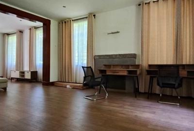 5 Bed Townhouse with En Suite in Rosslyn - 3