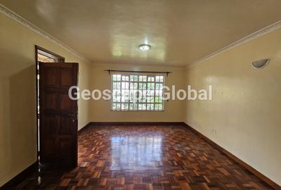 5 Bed Townhouse with En Suite in Lavington - 2