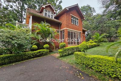 5 Bed House with En Suite in Rosslyn
