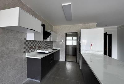 2 Bed Apartment with En Suite in Riverside - 3