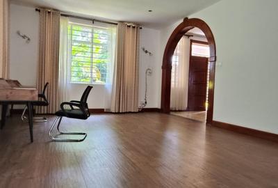 5 Bed Townhouse with En Suite in Rosslyn - 3