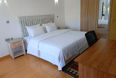 Serviced 3 Bed Apartment with En Suite in Brookside - 2