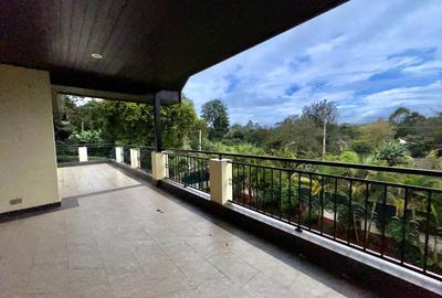 4 Bed House with En Suite in Runda
