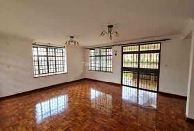 4 Bed Townhouse with En Suite at Lavington - 3