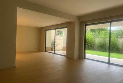 6 Bed Townhouse with En Suite in Kyuna - 3