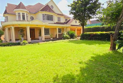 5 Bed House with En Suite at Runda