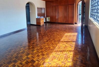 5 Bed Townhouse with En Suite in Kilimani - 4