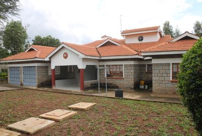 4 Bed House with En Suite at Olepolos