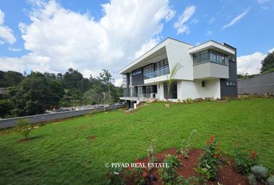 5 Bed House with Garden in Nyari - 2