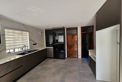 4 Bed House with En Suite in Loresho