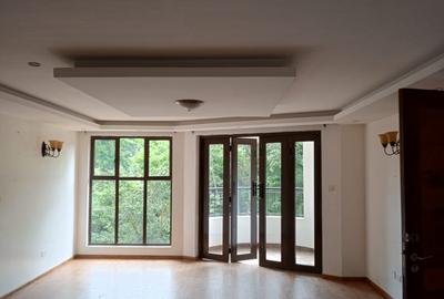 Serviced 3 Bed Apartment with En Suite in Riverside