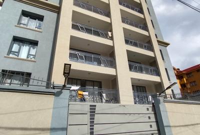 2 Bed Apartment with En Suite at Near Sarit Centre - 2