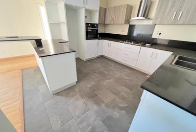 4 Bed Apartment with En Suite in Kileleshwa - 3