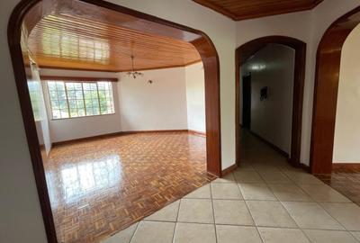 3 Bed Apartment with En Suite in Brookside