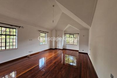 5 Bed Townhouse with En Suite in Spring Valley