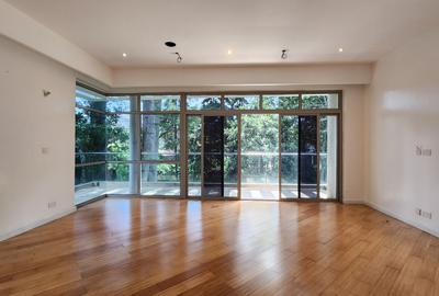 5 Bed Townhouse with En Suite in Karen