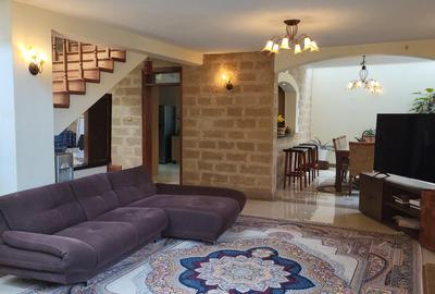 4 Bed Townhouse with En Suite in Spring Valley