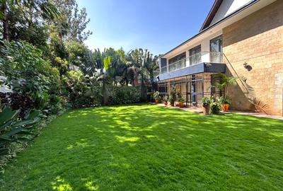 4 Bed Townhouse with En Suite in Ridgeways