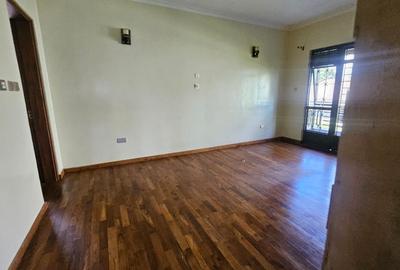 5 Bed Townhouse with En Suite in Runda