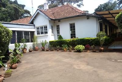 5 Bed Townhouse with En Suite at Spring Valley