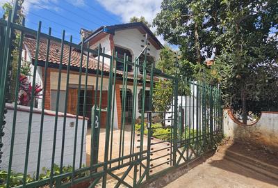1,500 ft² Commercial Property with Service Charge Included at Riverside