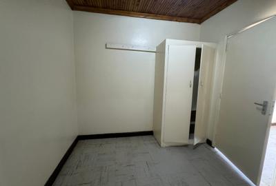 Bedsitter in Lavington - 3