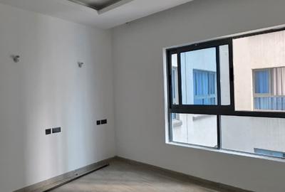 2 Bed Apartment with En Suite in Lavington - 4