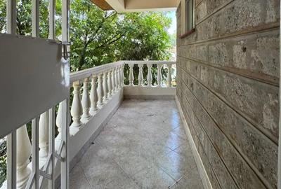 5 Bed Townhouse with En Suite in Lavington - 3