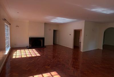 4 Bed House with En Suite at Lavington Green - 2