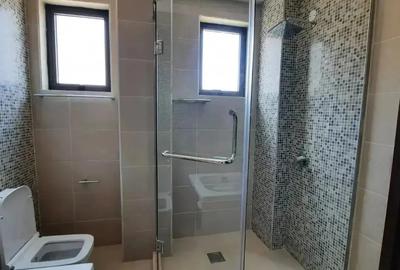 4 Bed Apartment with En Suite in Lavington