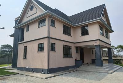 5 Bed House with En Suite at Garden Estate