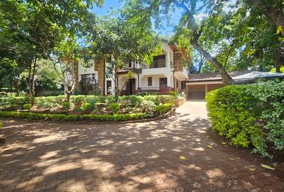 5 Bed House with En Suite in Runda - 3