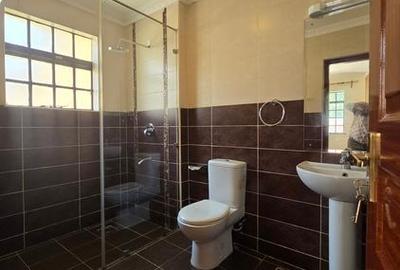 4 Bed Townhouse with En Suite in Lavington - 4