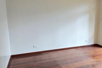 5 Bed Townhouse with En Suite at Brookside Drive - 2