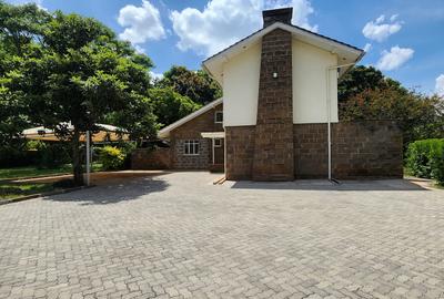 3 Bed House with En Suite in Lavington