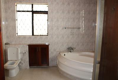 5 Bed Townhouse with En Suite at Westlands