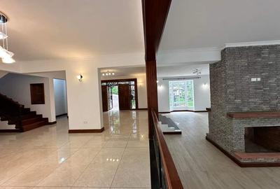 5 Bed House with En Suite in Rosslyn - 4