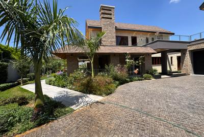 5 Bed Townhouse with En Suite in Runda - 2