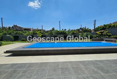 5 Bed House with En Suite in Runda