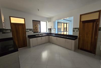 3 Bed Apartment with En Suite in Nyali Area