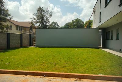 6 Bed House with En Suite at Nyari - 3