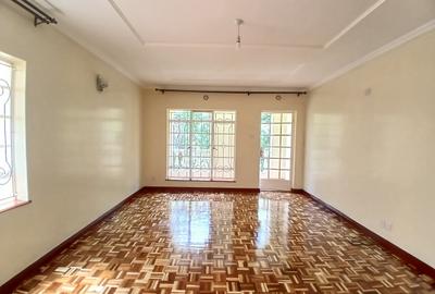 4 Bed Townhouse with En Suite at Lavington - 3