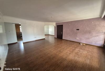 3 Bed Apartment with En Suite at Kichugu Road - 4