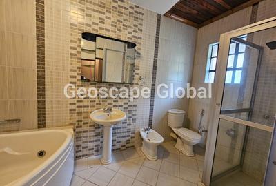5 Bed Townhouse with En Suite in Lavington