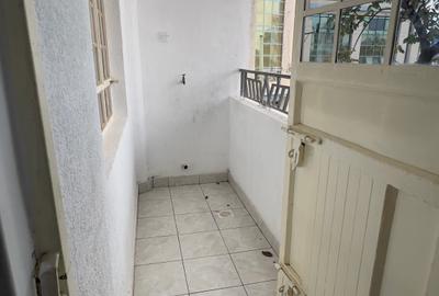 1 Bed Apartment with Borehole in Kilimani - 2