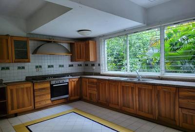5 Bed Villa with En Suite in Lower Kabete