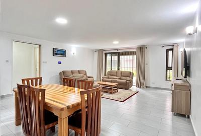 3 Bed Apartment with En Suite in Lavington - 4