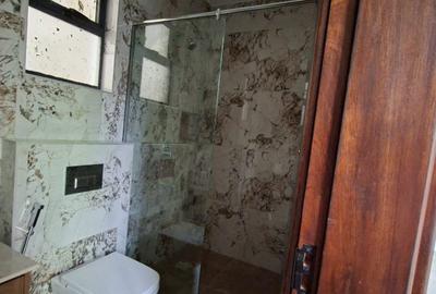 2 Bed Apartment with En Suite at Brookside - 3