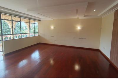 5 Bed House with En Suite at Runda - 2