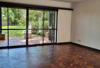 3 Bed House with Garden in Nyari - 2